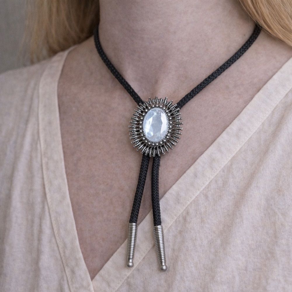 Elegant Black and Silver Women's Necklace